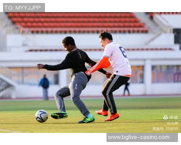 劳托卡与雷瓦的激烈对决揭示足球战术的精彩与魅力